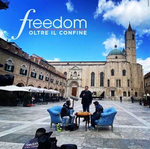 Italia 1: appuntamento con Roberto GIACOBBO e «FREEDOM» Italia 1: appuntamento con Roberto GIACOBBO e «FREEDOM» 