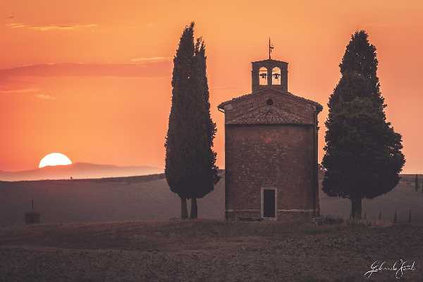 Dal 19 marzo, dopo la chiusura invernale, la Cappella della Madonna di Vitaleta e il ristoro riaprono le porte ai visitatori