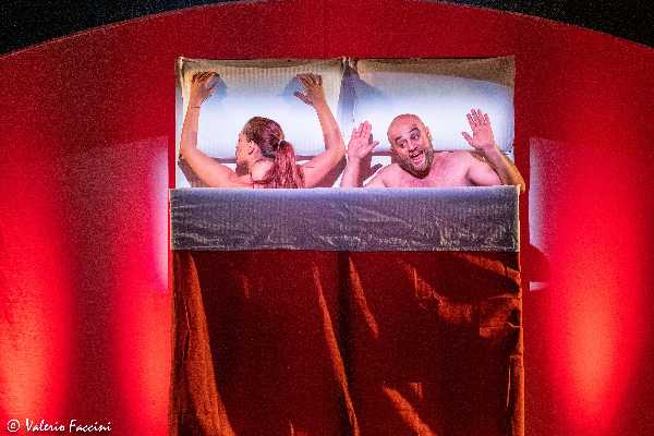In arrivo la nuova commedia di Marco Cavallaro AMORE SONO UN PO' INCINTA in scena al Teatro de' Servi-Roma