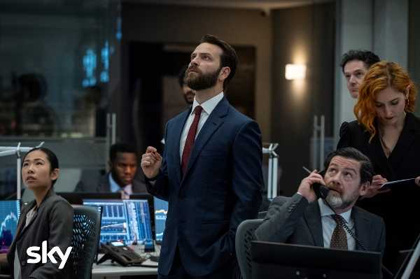 DIAVOLI - Dal 22 aprile su Sky e NOW la 2a stagione del financial thriller Sky Original con Alessandro Borghi e Patrick Dempsey