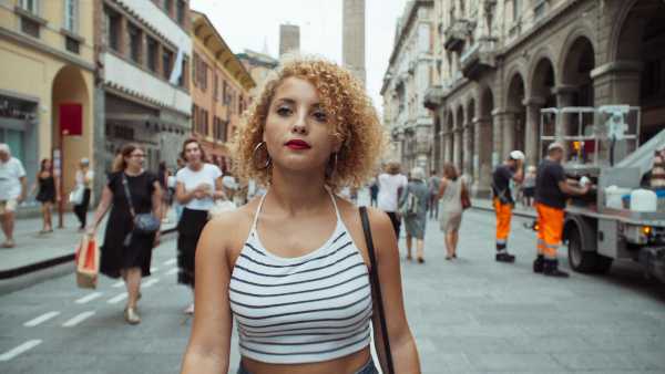 Tv2000 - 'Il nostro Paese': docuserie su otto ragazze, parte integrante dell'Italia, considerate straniere dalla legge