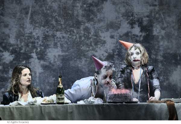 La troupe del Théâtre de la Ville di Parigi diretta da Emmanuel Demarcy-Mota in esclusiva italiana alla Pergola con "Ionesco Suite" e "Six Personnages En Quête D’Auteur"