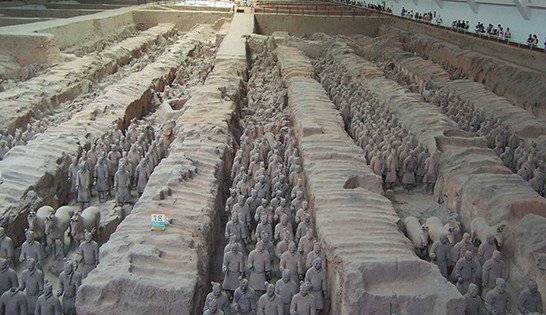 CuriosArte: Qin Shi Huang, la paura della morte e i suoi soldatini d'argilla CuriosArte: Qin Shi Huang, la paura della morte e i suoi soldatini d'argilla