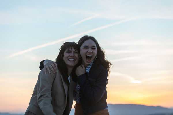 ELISA insieme a MATILDA DE ANGELIS nel nuovo singolo "Litoranea"