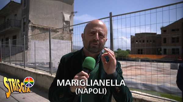 STRISCIA LA NOTIZIA: Luca Abete torna a Mariglianella (Napoli). Terreni agricoli irrigati con l’acqua avvelenata. Case con vista sulla bomba ecologica