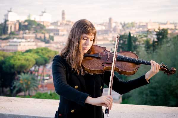 Assoli per viola con Carlotta Libonati all’Accademia Filarmonica Romana Assoli per viola con Carlotta Libonati  all’Accademia Filarmonica Romana