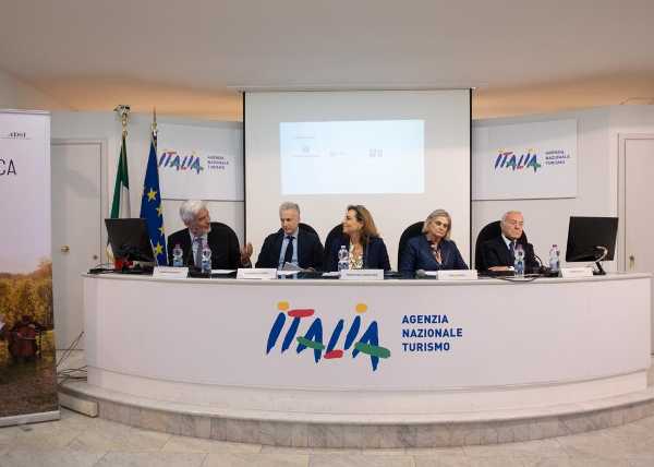 Italia, al via MUSICA CON VISTA: la Penisola meno nota in musica tra dimore e giardini storici Italia, al via MUSICA CON VISTA: la Penisola meno nota in musica tra dimore e giardini storici