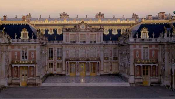 Stasera in TV: Versailles. I misteri del Re Sole. Lo splendore di una corte 