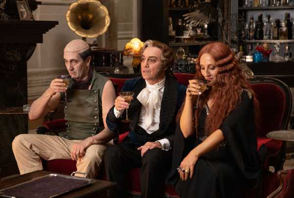 In prima TV su Sky Cinema “Una famiglia mostruosa" di Volfango De Biasi