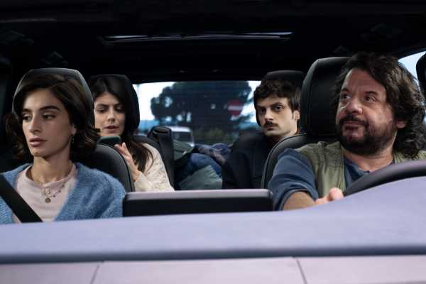 In prima tv su Sky Cinema "Con chi viaggi" di Younuts!, con Lillo, Alessandra Mastronardi, Michela De Rossi e Fabio Rovazzi