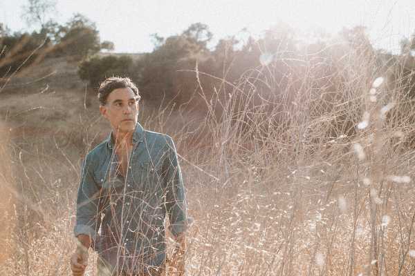 Uno dei cantautori più ascoltato nelle serie tv, JOSHUA RADIN, a Milano e Roma a settembre