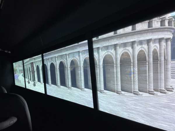 Da domani Roma Imperiale - Virtual Reality Bus, la mostra in movimento che fa rivivere a cittadini e turisti i capolavori della Roma Antica in 3D