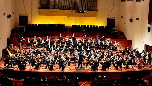 Stasera in TV: Il debutto di Andrés Orozco-Estrada con l'Orchestra Rai - Solista Julian Rachlin al violino