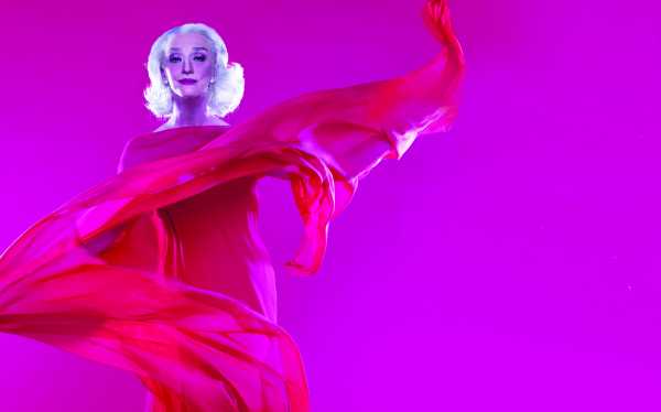 A grande richiesta biglietti “last minute” per lo show di Drusilla Foer in Versiliana