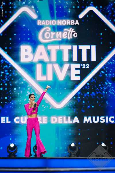 Italia 1 - Nuovo appuntamento con RADIO NORBA CORNETTO BATTITI LIVE