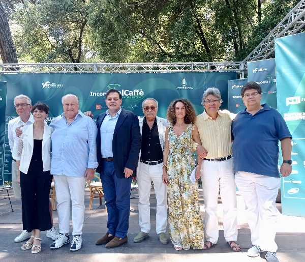 INCONTRI AL CAFFE' DELLA VERSILIANA | Presentato il cartellone dell'estate 2022
