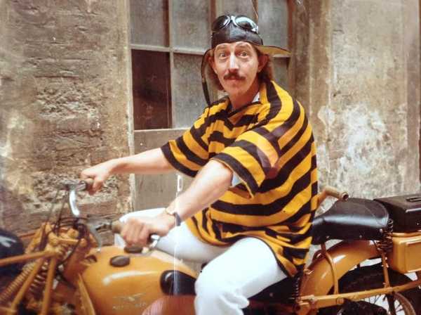 Versiliana - Allo Spazio Agorà si ride con il comico toscano Gianni Giannini