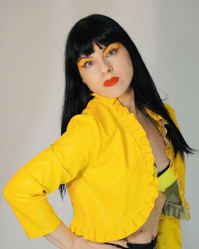 Domenica 31 luglio la cantautrice ROBERTA GIALLO presenterà in Piazza San Francesco a Bologna lo spettacolo tutto esaurito “NOVECENTO, REVIVAL UBERPOP”