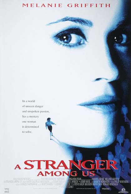 Il film del giorno: "Una estranea fra noi" (su Iris)