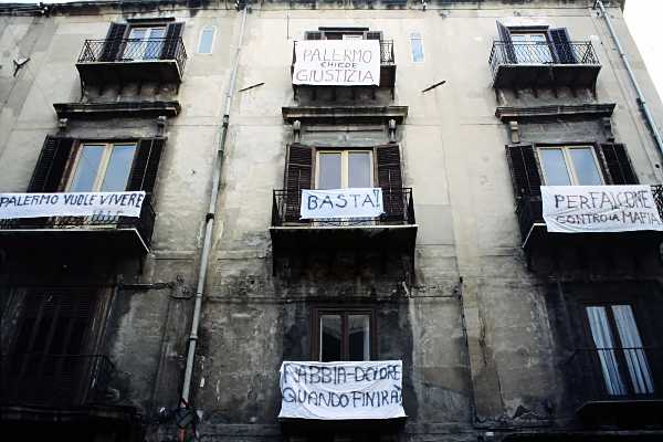 Uno spettacolo e una mostra. Nel trentennale delle stragi di Capaci e via D'Amelio il Teatro Massimo di Palermo rende omaggio a Falcone e Borsellino