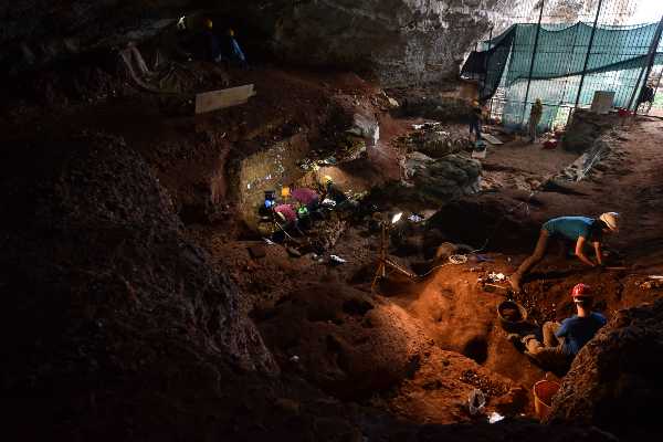 Gli antenati dei Neanderthal a Grotta Romanelli