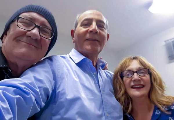 Tornano le domeniche da ridere allo Spazio Agorà con il trio Lora Santini, Antonio Meccheri e Massimo Mazzolini