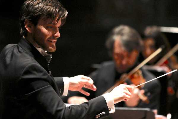 Michele Spotti dirige Mendelssohn e Berlioz martedì 13 settembre per la stagione dei concerti del Teatro Massimo di Palermo
