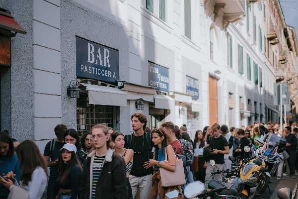 Grande successo e innumerevoli studenti in coda per il " WELCOME KIT UNIVERISTARIO 2022 " di UNIVERSITY NETWORK