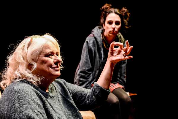 L’ingrediente perduto, al Teatro Goldoni di Firenze lo spettacolo tratto dal romanzo di Stefania Aphel Barzini