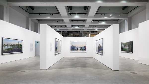 ARTBOX - Continua il viaggio nell’arte, dall’America contemporanea con le opere di Gregory Crewdson sino alla Casa Museo di Verga