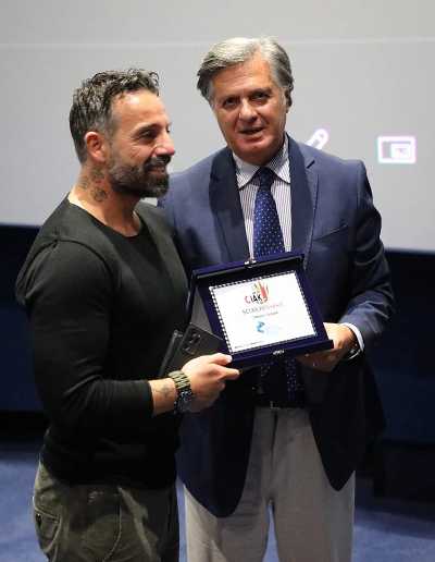 Festival del Cinema Italiano e International Tour Film Festival rendono omaggio al talento di Mirko Alivernini