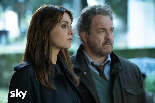 Sky Original - Stasera in esclusiva su Sky Cinema e NOW la terza storia di "Petra - Seconda Stagione": "Carnevale diabolico"