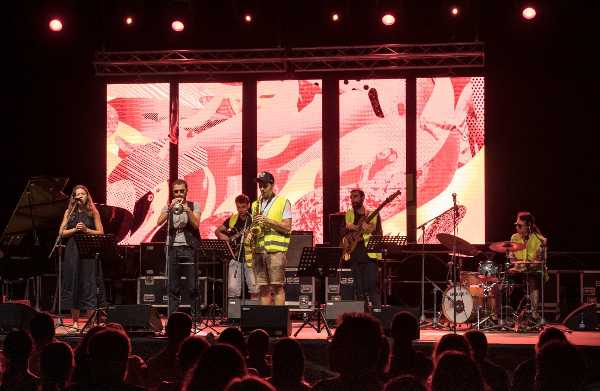 Parking Attendants in concerto per l'inaugurazione di Exwide