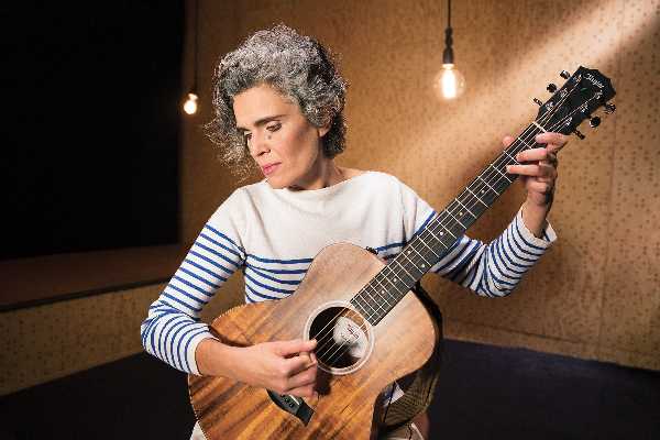 Lula Pena in concerto alla Sala Vanni di Firenze per il Festival H/EarthBeat