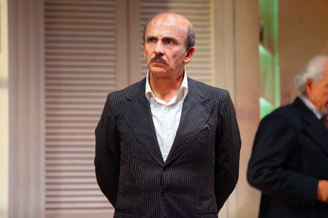 TEATRO AUGUSTEO - CARLO BUCCIROSSO in “L’erba del vicino è sempre più verde!”