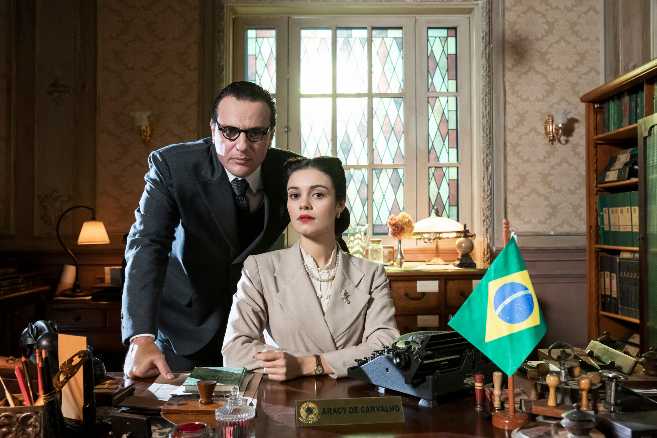 Canale 5 - Al via la serie «PASSAPORTO PER LA LIBERTÀ»