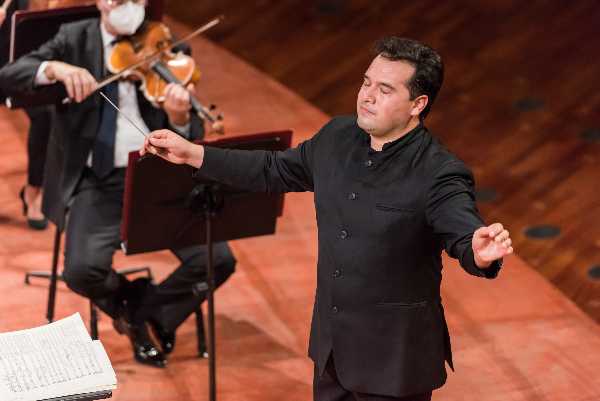 Orchestra RAI - Torna Trevino con la Symphonia Domestica