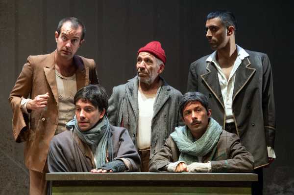 UNA COMPAGNIA DI PAZZI - Il nuovo spettacolo scritto e diretto da Antonio Grosso in scena in prima assoluta al Teatro de' Servi-Roma