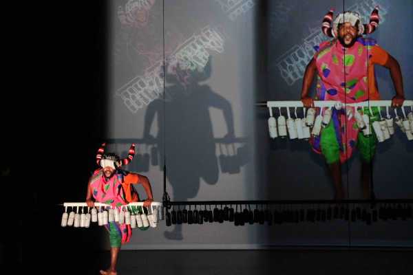 REF22 - Al Teatro Vascello la coreografa sudafricana Robyn Orlin in scena con una storia di resistenza al colonialismo