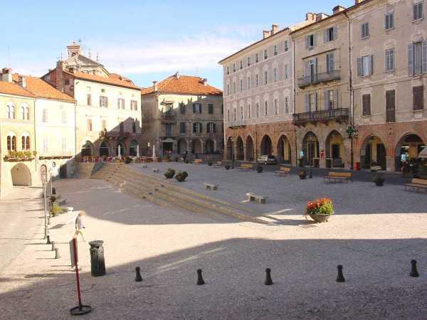 Museo della Ceramica di Mondovì - Tristano di Robilant. Galassie peculiari