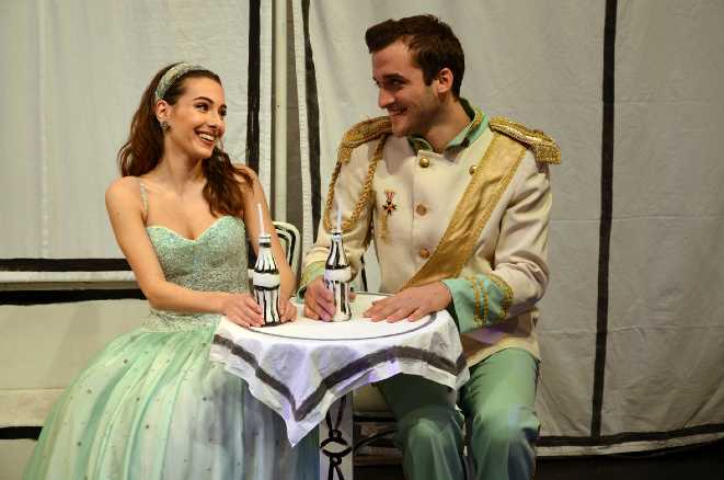 Cenerentola di Rancia VerdeBlu al Teatro della Fortuna di Fano il 31 dicembre