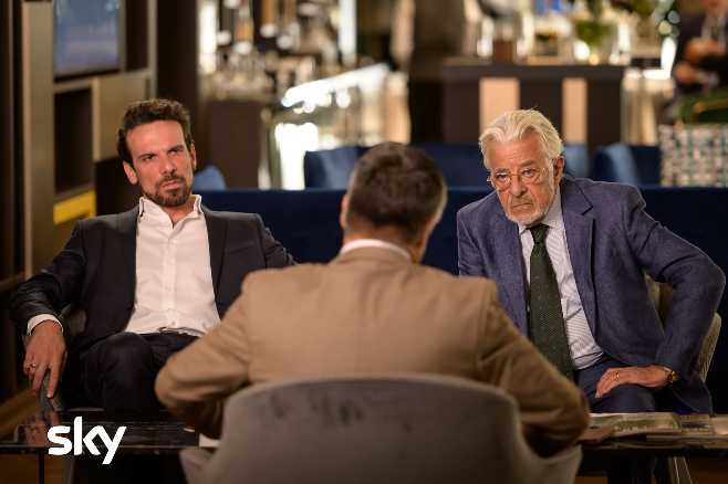IL GRANDE GIOCO - Da domani su Sky e NOW gli ultimi due episodi della serie Sky Original sul calciomercato con Francesco Montanari