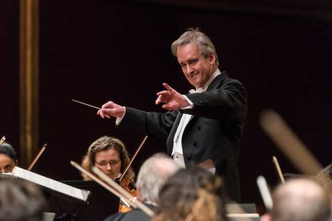 Il grande Novecento di Britten e Šostakovič per James Conlon