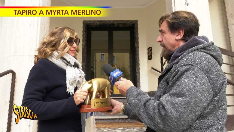 STRISCIA LA NOTIZIA - Tapiro d’Oro a Myrta Merlino, accusata di maltrattare i suoi collaboratori: «Cose che capitano in famiglia, non dovrebbero uscire fuori»