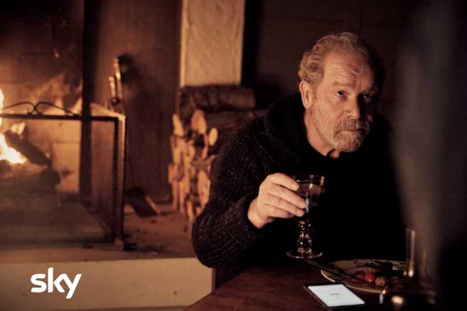 Stasera in esclusiva su Sky Cinema e NOW "The Hanging Sun - Sole di mezzanotte" di Francesco Carrozzini