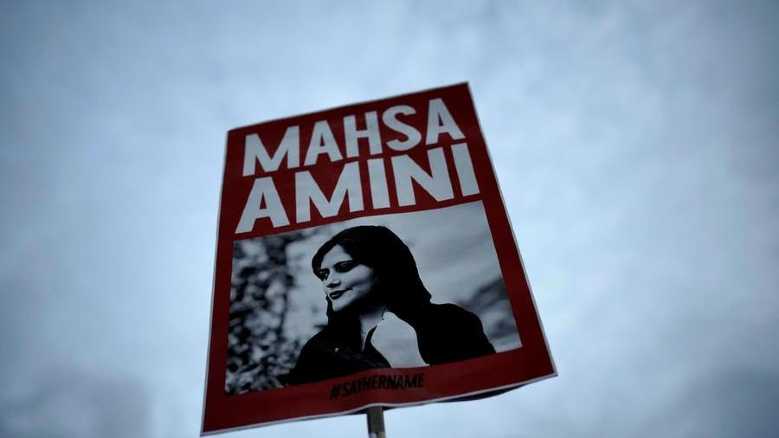 Rete 4 - Inchiesta "IRAN SENZA VELI" - Di e con Stella PENDE