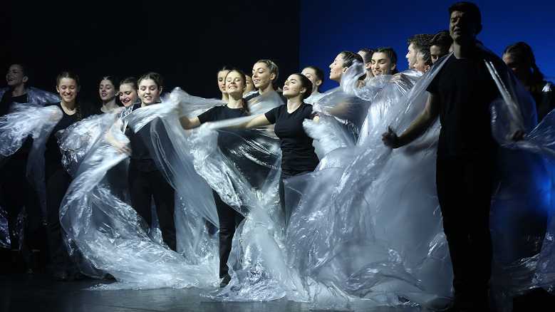 MILANO OLTRE BROADWAY, il musical va in scena nelle periferie: protagonisti gli studenti delle scuole del territorio