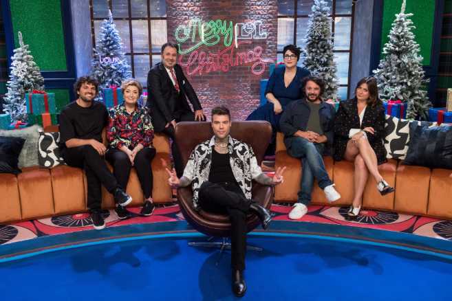 Prime Video svela il trailer dello show LOL Xmas Special: Chi ride è fuori
