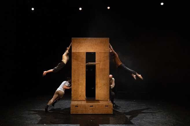 Capodanno con il circo contemporaneo di Barcellona al Teatro Carcano