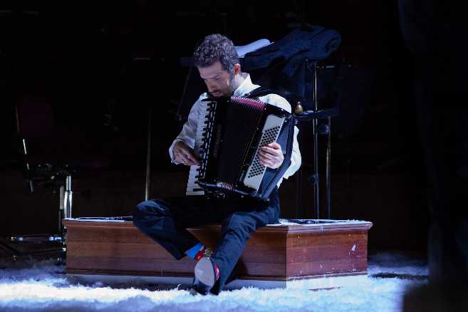 Un viaggio attraverso la musica trasgressiva del Cabaret. Domenica il concerto al Teatro Massimo di Palermo